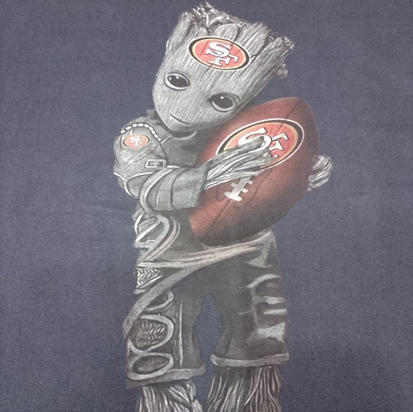 NWOT Baby Groot San Francisco 49ers NFL Football T-shirt Unisex - Picture 2 of 3